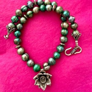 Emerald Pearl Necklace with Silver Rose Pendant